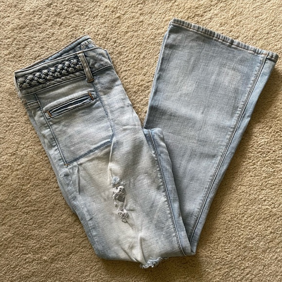 American Eagle Artist Mid-Rise Flair Jeans Size 10 - Picture 4 of 9